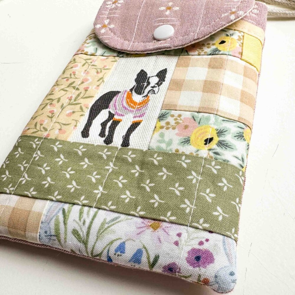 Handmade Boston terrier passport bag for dog lovers - Picture 4 of 10